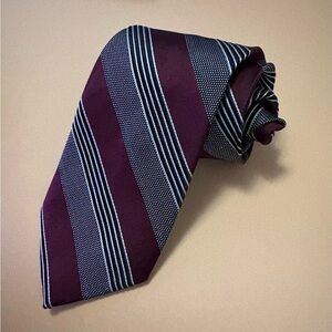 Jos A Bank Men’s 100% Silk Burgundy & White Striped Classic Necktie Tie New